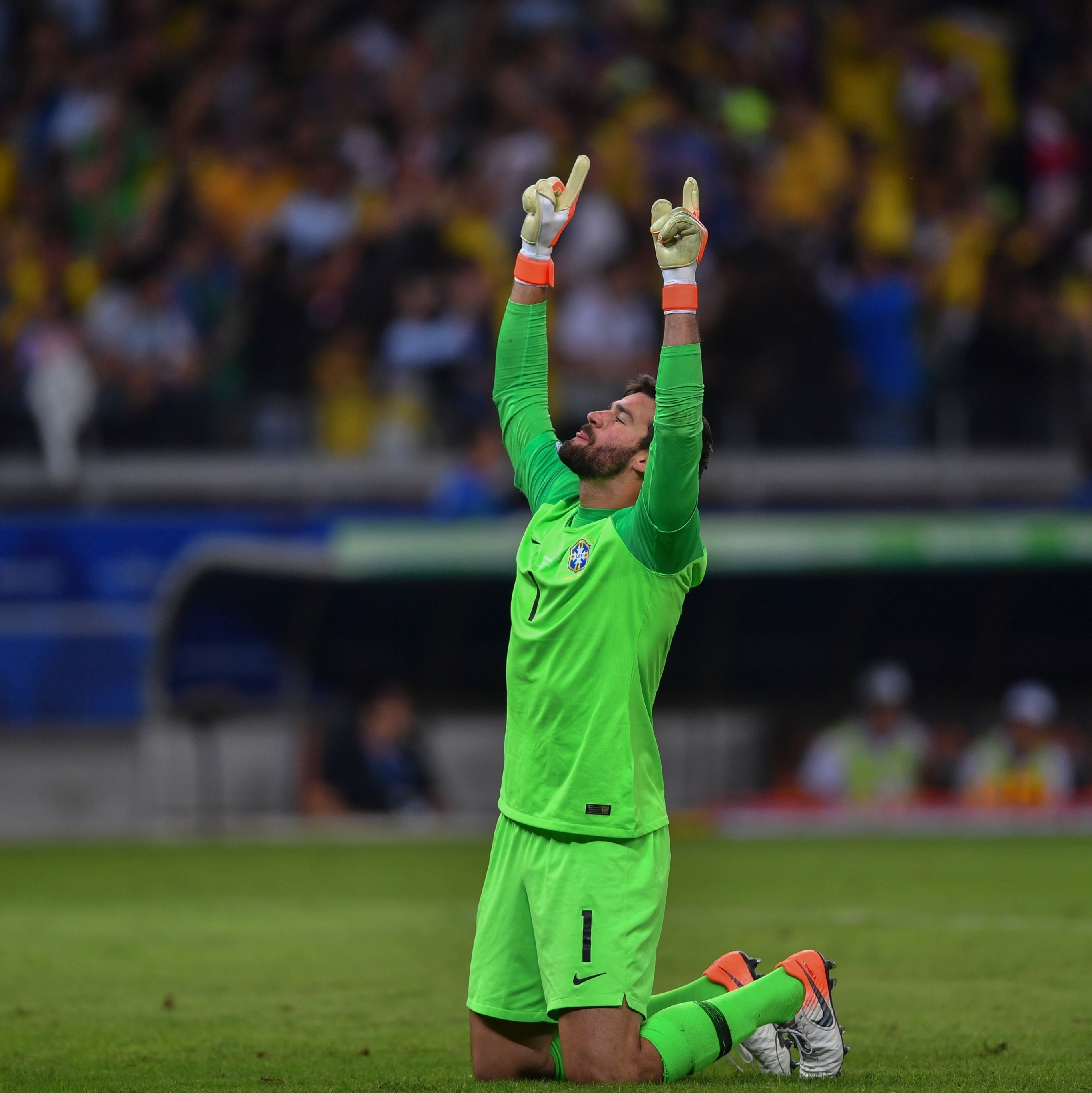 Vídeo: Goleiro faz gol contra mais esquisito de 2018 na Série B do Italiano