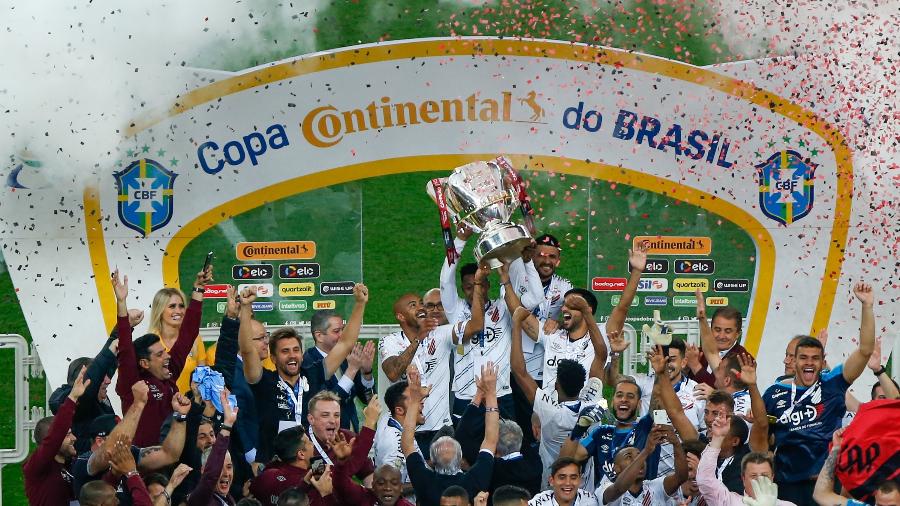 Jogadores do Athletico comemoram título da Copa do Brasil 2019 - Jeferson Guareze/AGIF