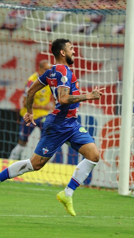 Felipe celebrates Fortaleza's goal against Inter in Castelão - Samuel Andrade / Estadão Content - Samuel Andrade / Estadão Content