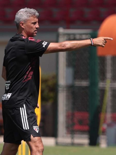 Hernán Crespo, técnico do São Paulo, durante treino no CT da Barra Funda - Divulgação/SPFC