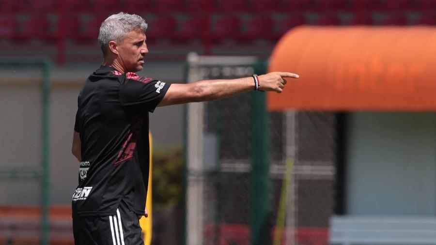 Hernán Crespo, técnico do São Paulo, durante treino no CT da Barra Funda - Divulgação/SPFC