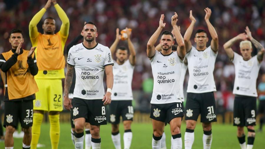 Renato Augusto, Giuliano e demais jogadores do Corinthians após eliminação da Libertadores - Rodrigo Coca/Agência Corinthians
