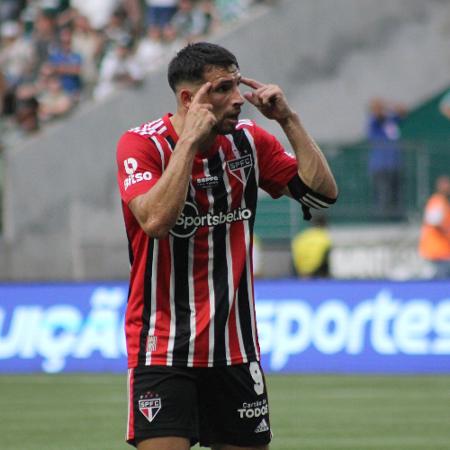 Jonathan Calleri, atacante do São Paulo, na partida contra o Palmeiras pelo Campeonato Paulista. - Cleiton Lima/Agência Enquadrar
