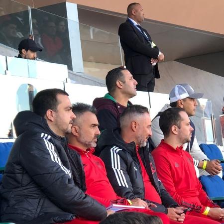 Vítor Pereira assiste ao jogo entre Wydad Casablanca e Al Hilal no estádio Príncipe Moulay Abdelah - Bruno Braz / UOL Esporte