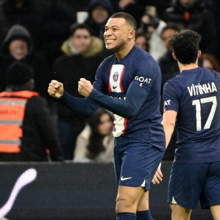 Mbappé marcou dois contra o Olympique pelo Campeonato Francês - CHRISTOPHE SIMON / AFP