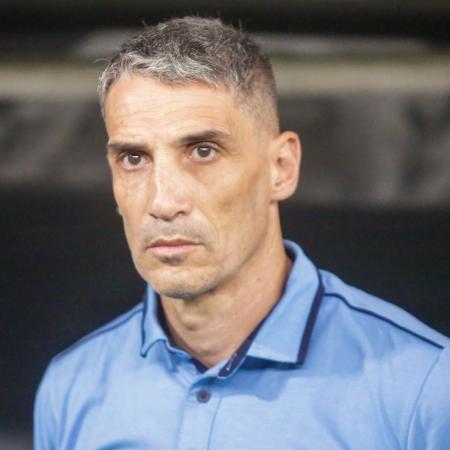 Juan Pablo Vojvoda foi demitido do Fortaleza após derrota para o Ceará pelo Campeonato Brasileiro