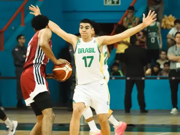 Se no futebol a seleção não encanta, no basquete a história é outra