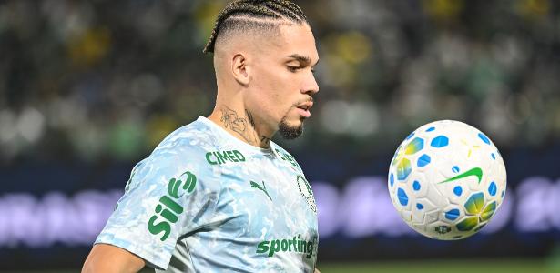 Massini critica contratação de Paulinho: 'Palmeiras errou muito'