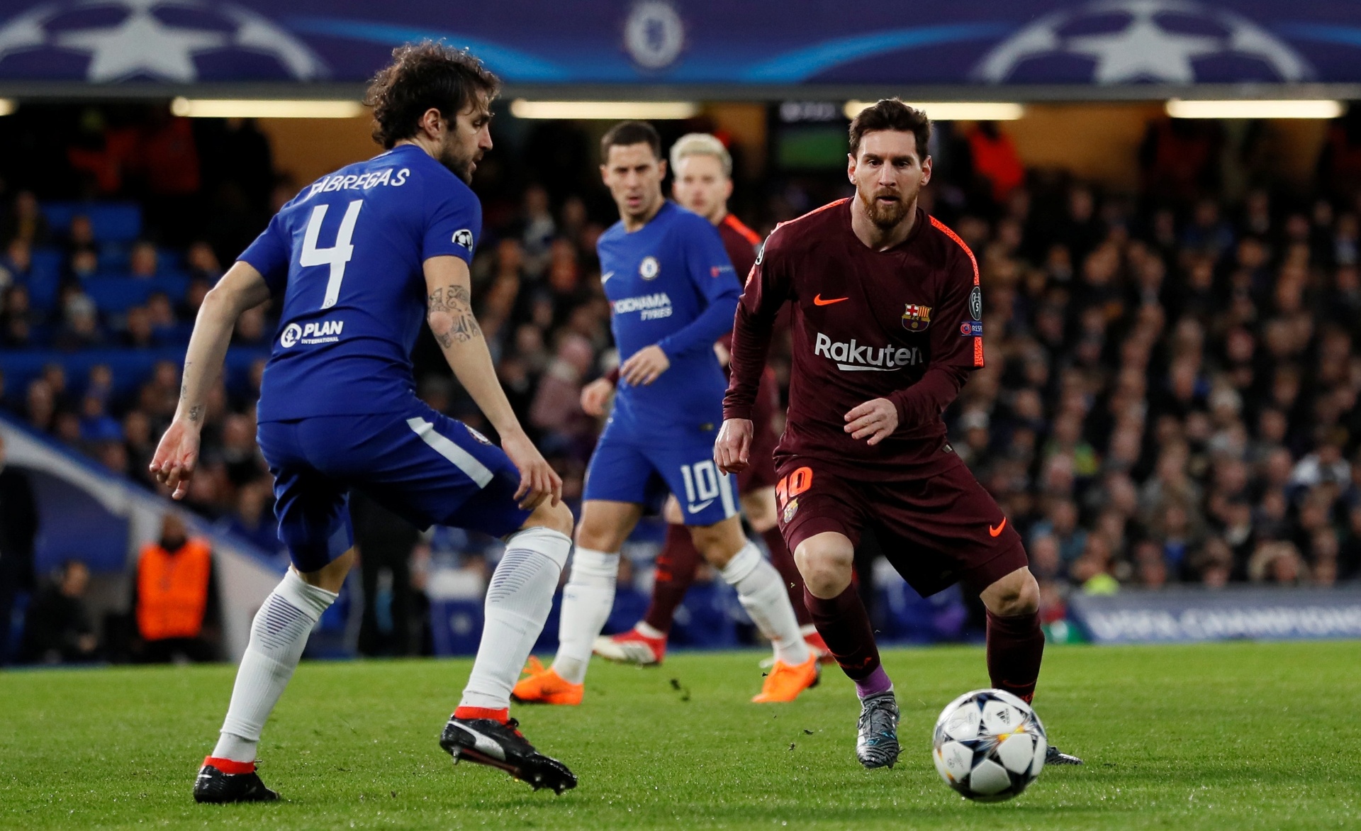 Messi aperta a saída de jogo de Fàbregas, seu ex-companheiro de clube - undefined