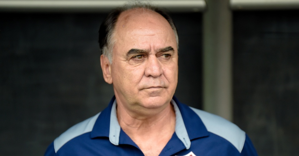 Marcelo Oliveira, técnico do Fluminense, durante jogo contra o Grêmio