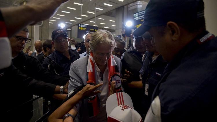 Jorge Jesus é recepcionado no aeroporto no Rio de Janeiro - Marcelo Cortes/Flamengo - Marcelo Cortes/Flamengo