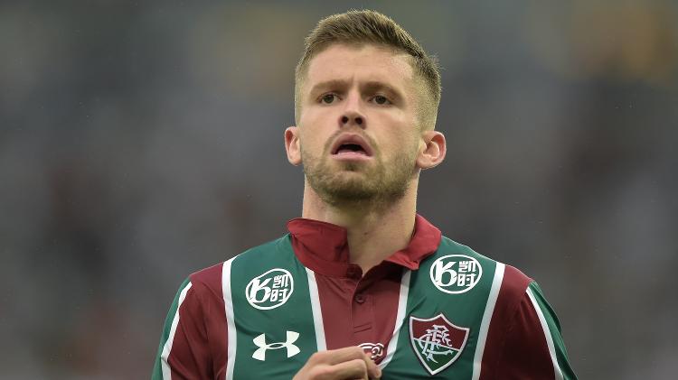 Lateral esquerdo Caio Henrique pode se transferir do Fluminense para o Grêmio - Thiago Ribeiro/AGIF