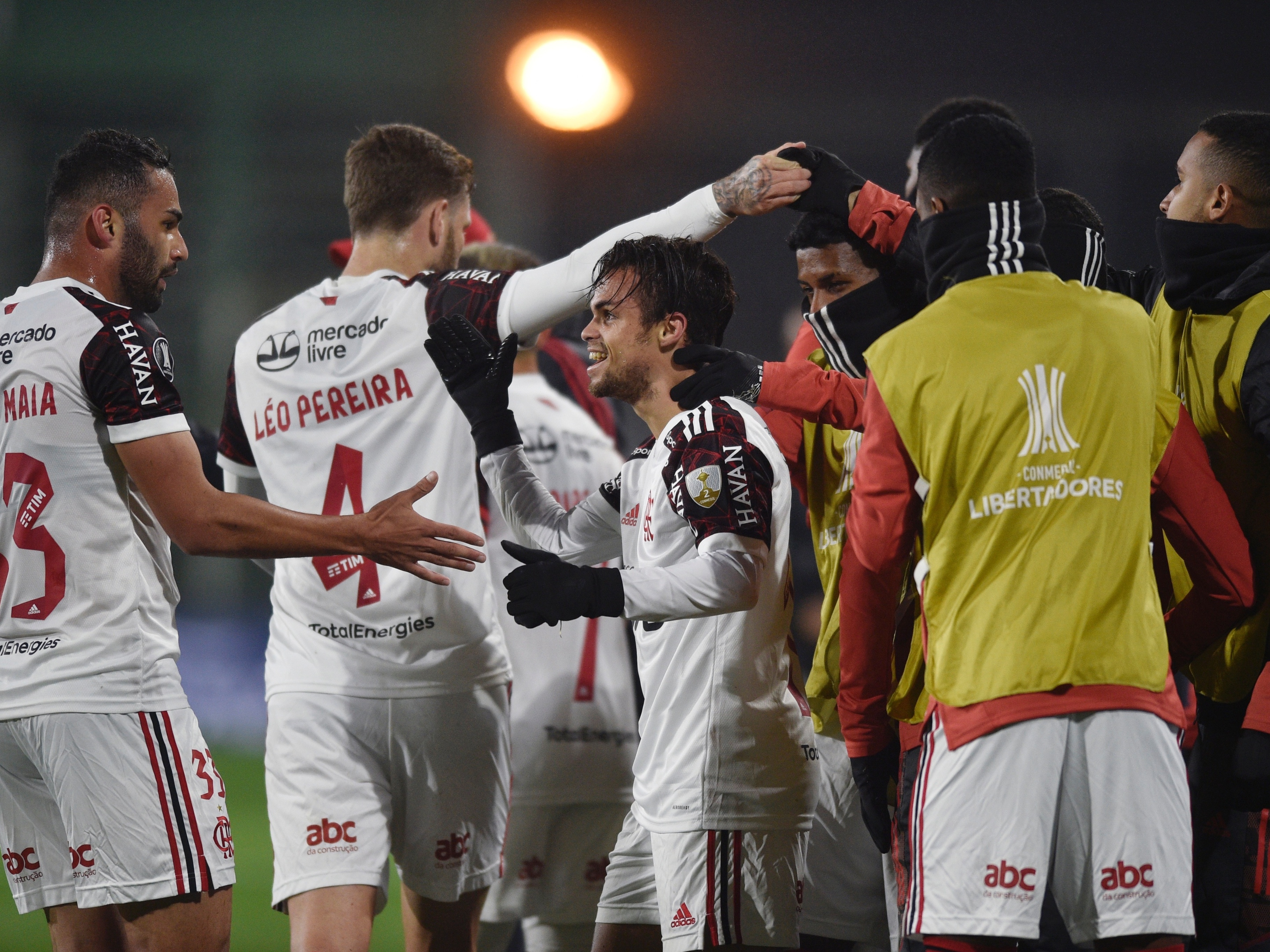 Final da Libertadores: Torcedores do Flamengo se reúnem para assistir o jogo  no Esporte Clube Maricá - Lei Seca Maricá