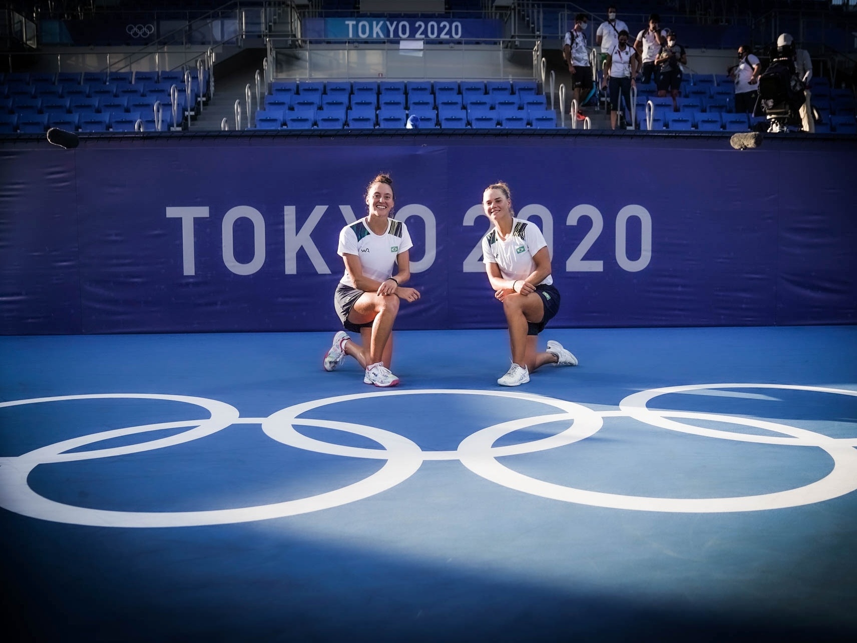 Dupla feminina leva bronze inédito no tênis em partida emocionante nos Jogos  de Tóquio