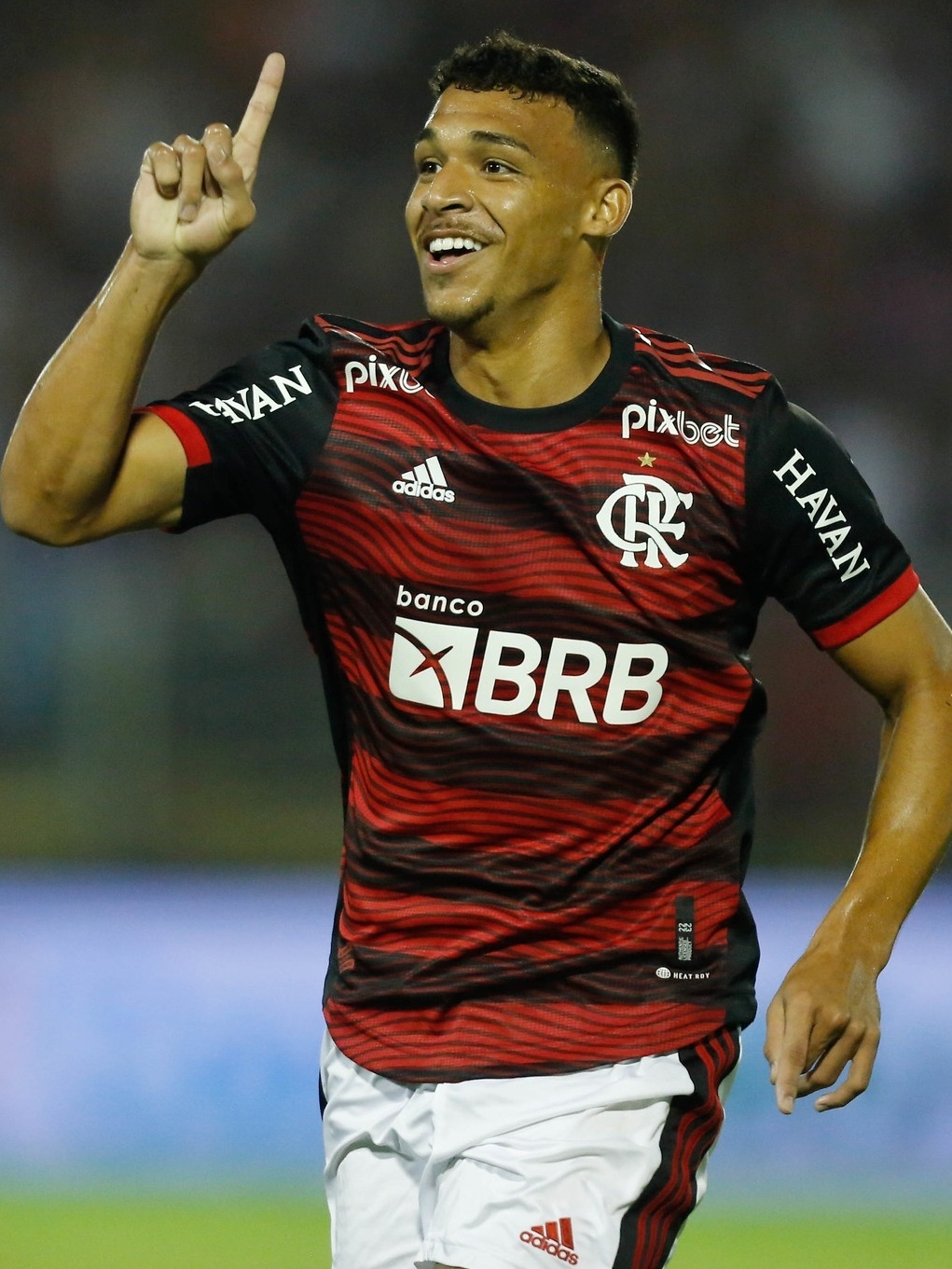 Victor Hugo é o 5° jogador mais jovem a estrear pelo Flamengo em