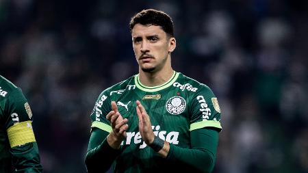 Oito jogadores do Palmeiras foram procurados nesta janela de transferências