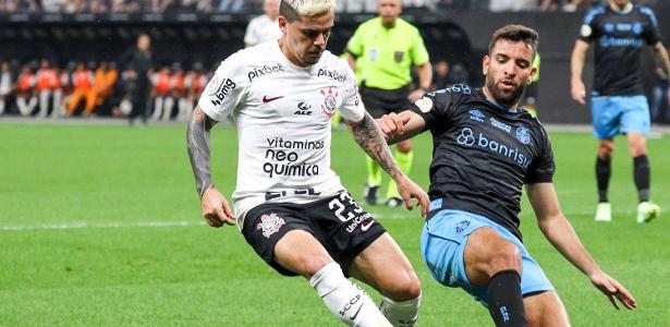 Corinthians y Gremio empatan en partido de torneos y 8 goles en Itaquera
