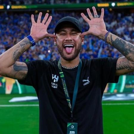 Neymar comemora título do Al-Hilal sobre o Al-Nassr na Copa do Rei Saudita