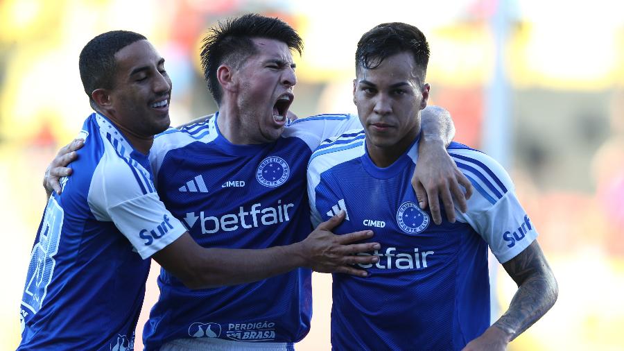 Jogadores do Cruzeiro comemoram gol de Kaio Jorge contra o Sport, pelo Brasileirão Jogadores do Cruzeiro comemoram gol de Kaio Jorge contra o Sport, pelo Brasileirão