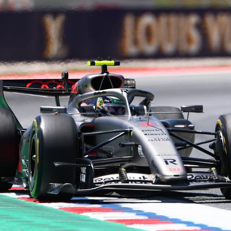 Gabriel Bortoleto, da Audi, na pista da Catalunha, em Barcelona