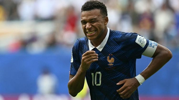 Mbappé lamenta chance perdida no duelo entre França e Inglaterra