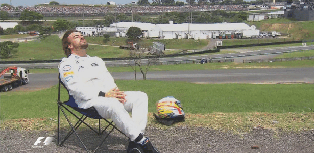 Fernando Alonso reagiu de maneira inesperada com mais uma quebra de motor - Reprodução
