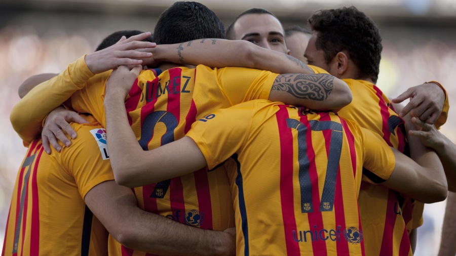 Jogadores do Barcelona comemoram o gol de Munir em janeiro de 2016 - Jorge Guerrero/AFP