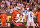Tite sugere alternativa a final em pênaltis e exalta jogo coletivo do Chile - AFP PHOTO / ALFREDO ESTRELLA