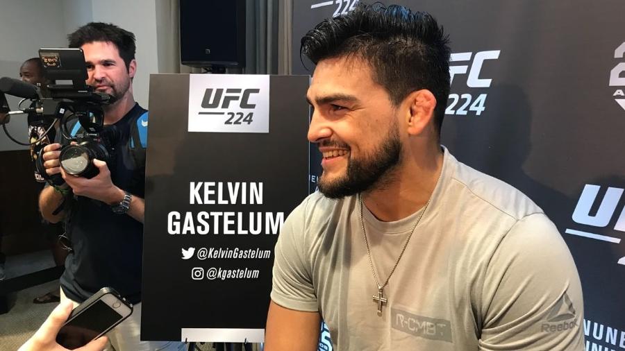 Kelvin Gastelum durante entrevista para o UFC 224  - Bruno Braz/UOL