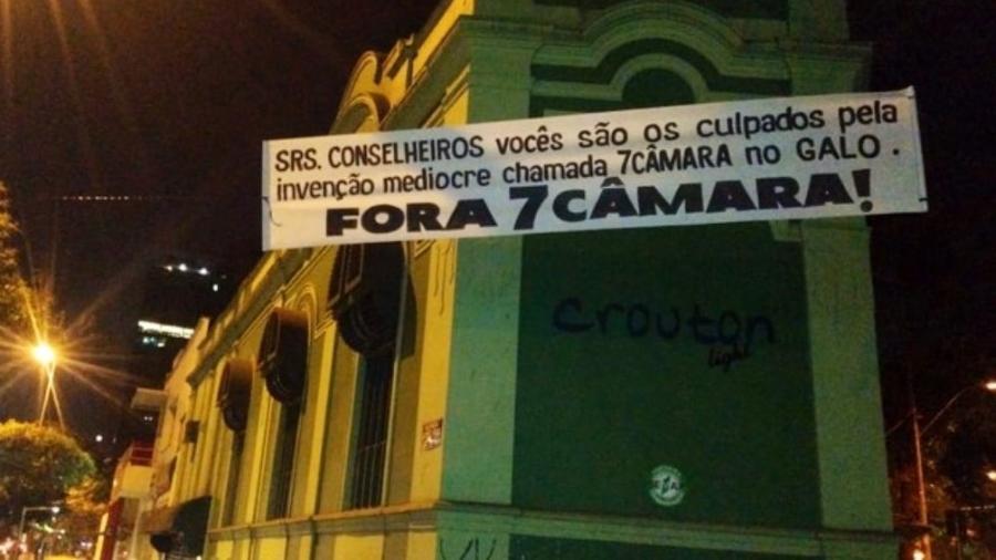 Presidente Sérgio Sette Câmara, diretoria e jogadores foram alvos dos protestos - Reprodução/Internet