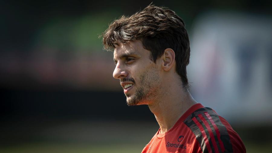 Zagueiro passou duas semanas internado no hospital e, hoje, se reapresentou no Ninho do Urubu - Alexandre Vidal/Flamengo