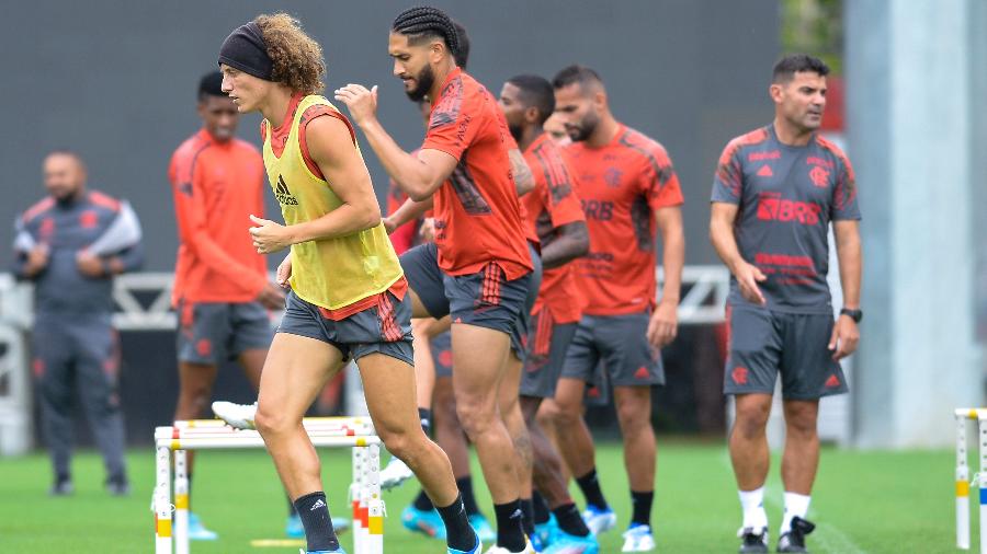 David Luiz, Pablo e Thiago Maia em treino do Flamengo; Time se prepara para jogos pela Libertadores e Copa do Brasil - Marcelo Cortes/CRF