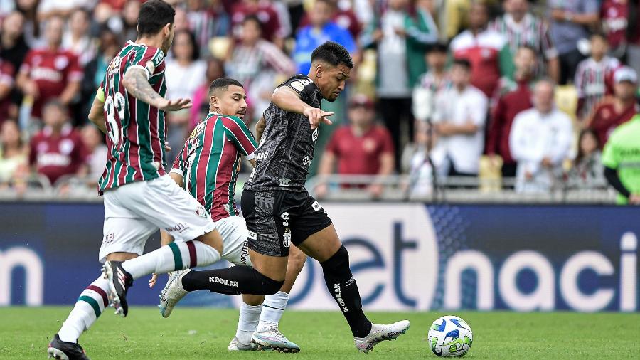 Santos e Fluminense duelam hoje (29) na Vila Belmiro
