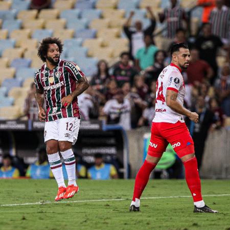 Marcelo fez um golaço no duelo entre Fluminense e Cerro Porteño, no Maracanã, pela Libertadores