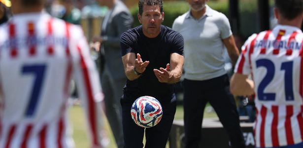 Simeone lamenta queda do Atlético na 1ª fase e exalta Botafogo: 'Jogaram com coragem'