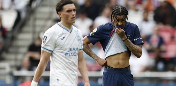 PSG empata com Lorient e vê liderança ameaçada na reta final do Francês