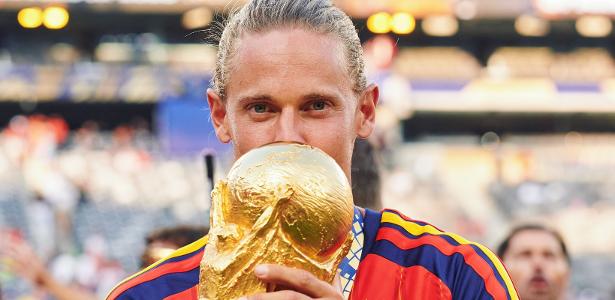 Campeão do mundo com a Espanha se aposenta da seleção dois meses após título