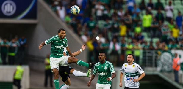 Palmeiras foi derrotado pelo Coritiba neste domingo, no Allianz Parque - Adriano Vizoni/Folhapress