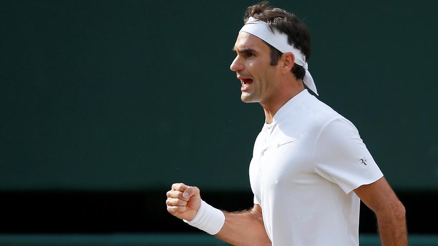 Roger Federer comemora ponto conquistado sobre Tomas Berdych em Wimbledon - Matthew Childs/Reuters