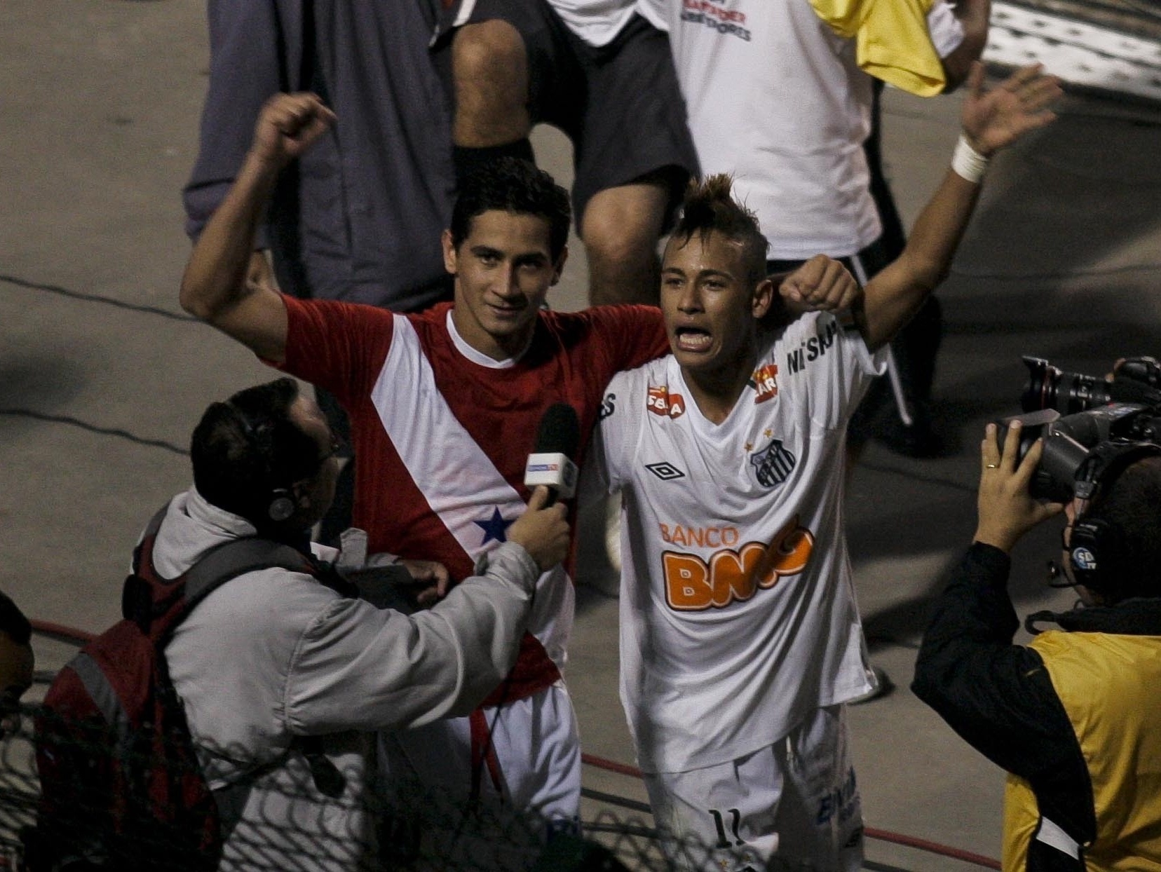 Ex-Vitória, campeão da Libertadores pelo Santos, acerta com clube da Série B