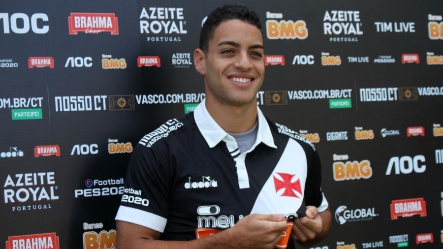 Meia Felipe Ferreira,ex-CRB, foi apresentado oficialmente pelo Vasco hoje (1) - Carlos Gregório Jr./Vasco
