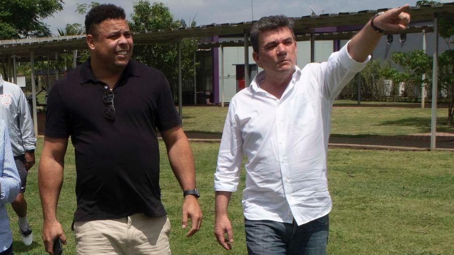 Presidente Andrés Sanchez ao lado de Ronaldo em uma das visitas do ex-atacante ao CT Joaquim Grava - Daniel Augusto Jr/Ag. Corinthians