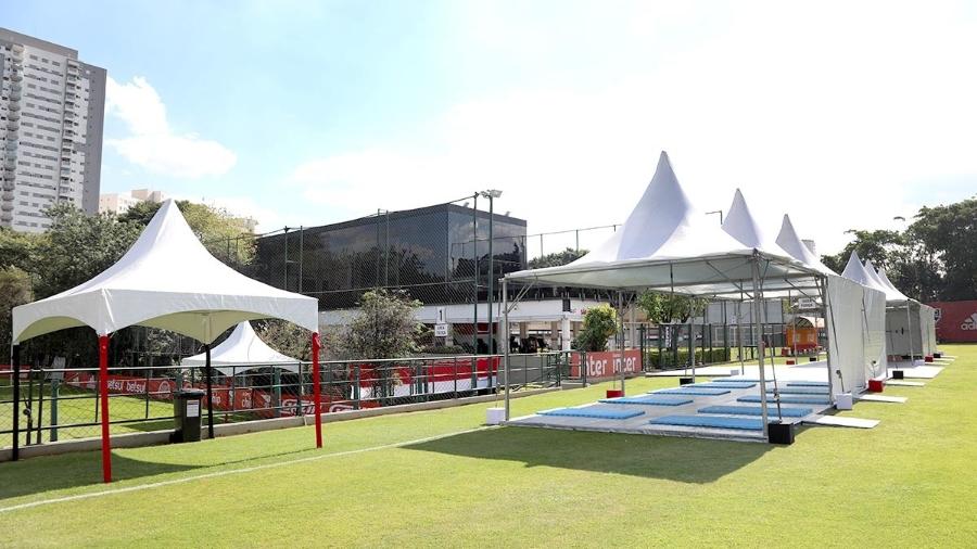 CT da Barra Funda, do São Paulo, recebeu tendas na área externa para evitar que atletas convivam em ambientes fechados - Rubens Chiri / saopaulofc.net