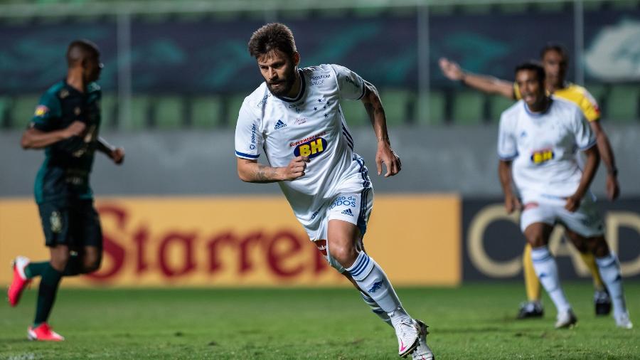Rafael Sóbis já fez um gol de falta e dois de pênalti pela Raposa na Série B - Bruno Haddad/Cruzeiro