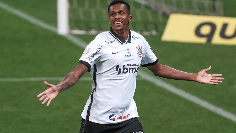 Jô comemora seu gol marcado contra o Goiás, na Neo Química Arena  - Marcello Zambrana/AGIF