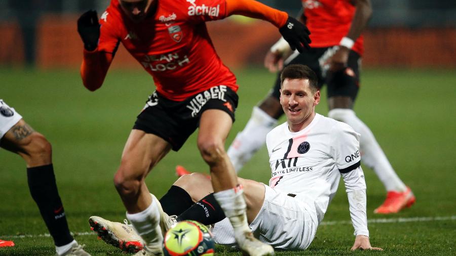 Messi ficou encaixotado na marcação do Lorient em jogo pelo Campeonato Francês; PSG arrancou empate no fim com Icardi - Stephane Mahe/Reuters