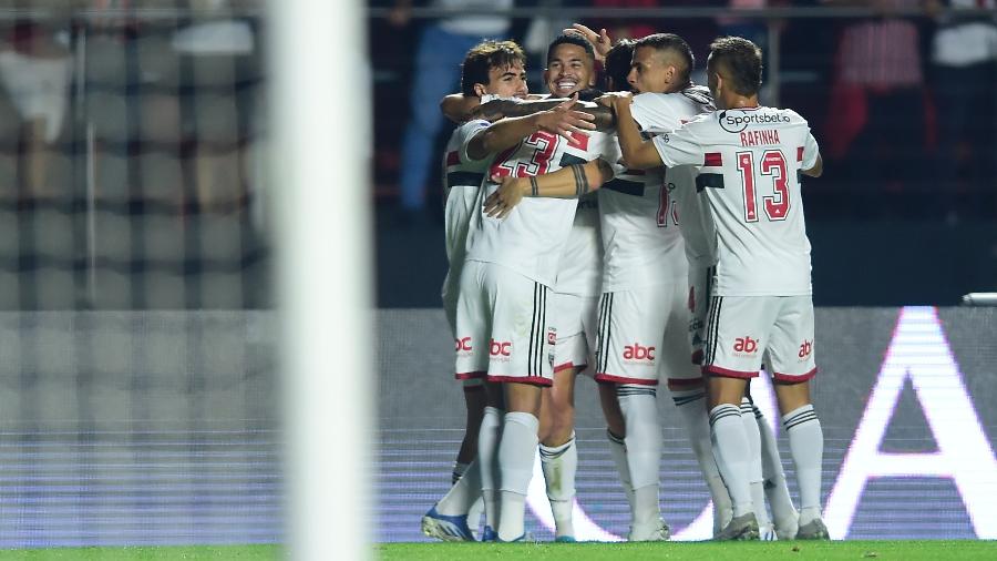 Jogadores do São Paulo comemoram gol de Luciano contra a Católica, pela Sul-Americana - Staff Images / CONMEBOL
