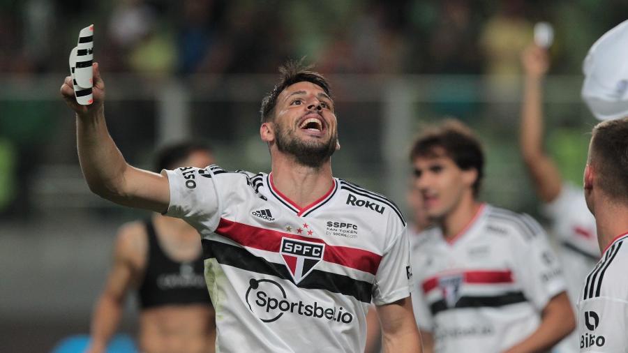 Jonathan Calleri, atacante do São Paulo, comemora classificação para a semifinal da Copa do Brasil - Rubens Chiri/saopaulofc.net