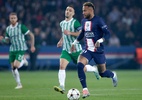 Champions: Neymar discute após falta em Mbappé, leva amarelo e desfalca PSG - David S. Bustamante/Soccrates/Getty Images