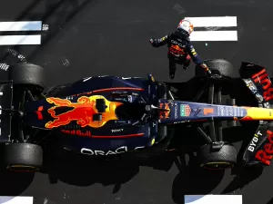 Verstappen vence na Hungria, e Red Bull iguala marca histórica da McLaren